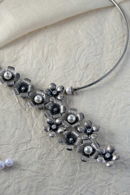 Mero Jewellery Floral Pearl Choker Necklace 