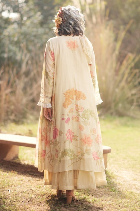 Shop_Paulmi And Harsh_Ivory Chanderi Embroidery Round Neck Kurta Set With Scarf _at_Aza_Fashions