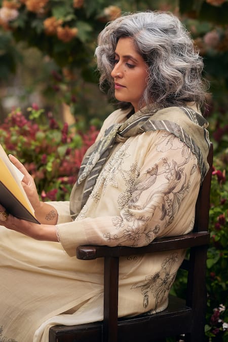 Buy_Paulmi And Harsh_Ivory Chanderi Embroidery Open Neck Floral Kurta Set With Scarf _Online_at_Aza_Fashions