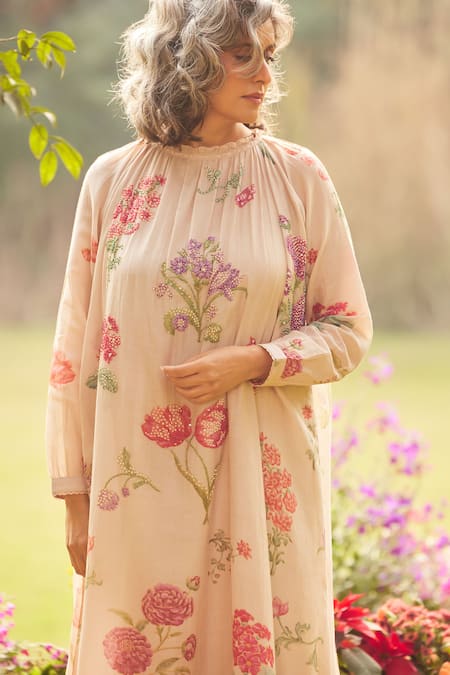Paulmi And Harsh_Pink Cotton Embroidery Round Neck Floral Printed Kurta Set _Online_at_Aza_Fashions