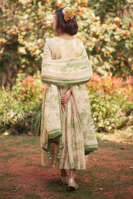 Shop_Paulmi And Harsh_Ivory Cotton Embroidery V-neck Floral Anarkali With Dupatta _at_Aza_Fashions