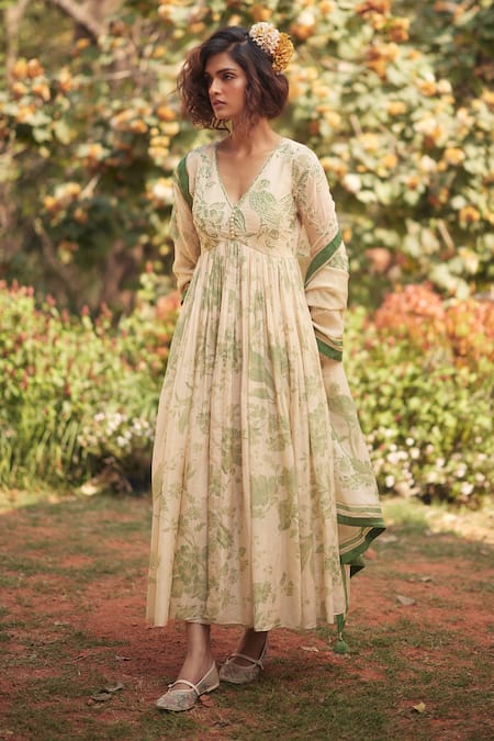Shop_Paulmi And Harsh_Ivory Cotton Embroidery V-neck Floral Anarkali With Dupatta _Online_at_Aza_Fashions