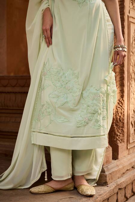 SAANJH BY LEA Mint Cotton, Chiffon Embroidery Square Neck Green Kurta Set Online at Aza Fashions SAANJH BY LEA_Mint Cotton, Chiffon Embroidery Square Neck Green Kurta Set_Online_at_Aza_Fashions
