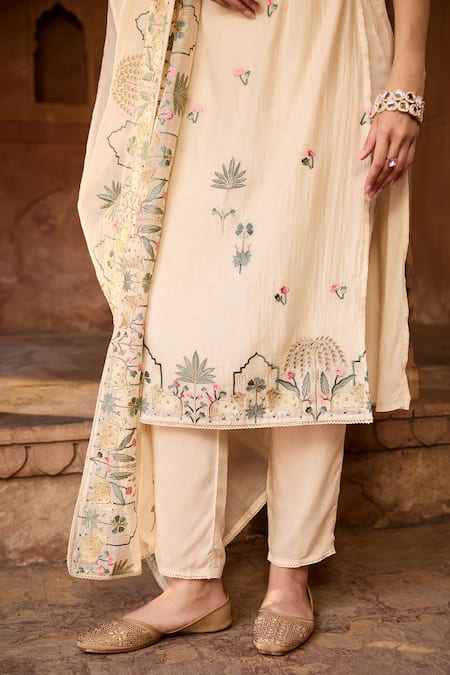 Buy SAANJH BY LEA Off White Cotton Embroidery Halter Neck Kurta Set Online at Aza Fashions Buy_SAANJH BY LEA_Off White Cotton Embroidery Halter Neck Kurta Set _Online_at_Aza_Fashions