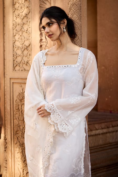 Buy_SAANJH BY LEA_White Organza, Polyester, Georgette Embroidery Scoop Neck Kurta Set With Dupatta _Online_at_Aza_Fashions
