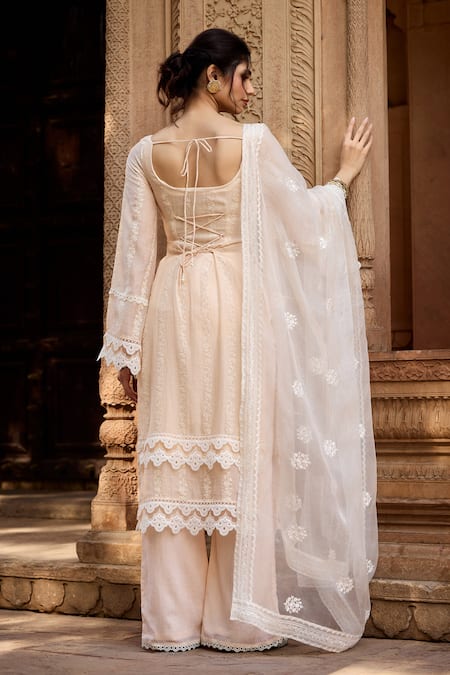 Shop SAANJH BY LEA Peach Chanderi, Cotton Lace, Embroidery Square Neck Kurta Set With Dupatta at Aza Fashions Shop_SAANJH BY LEA_Peach Chanderi, Cotton Lace, Embroidery Square Neck Kurta Set With Dupatta _at_Aza_Fashions