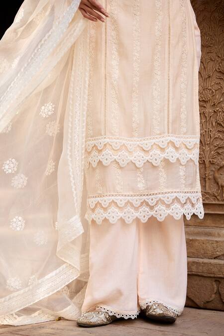 Buy SAANJH BY LEA Peach Chanderi, Cotton Lace, Embroidery Square Neck Kurta Set With Dupatta Online at Aza Fashions Buy_SAANJH BY LEA_Peach Chanderi, Cotton Lace, Embroidery Square Neck Kurta Set With Dupatta _Online_at_Aza_Fashions