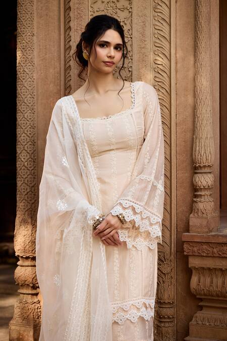 Buy SAANJH BY LEA Peach Chanderi, Cotton Lace, Embroidery Square Neck Kurta Set With Dupatta Buy_SAANJH BY LEA_Peach Chanderi, Cotton Lace, Embroidery Square Neck Kurta Set With Dupatta