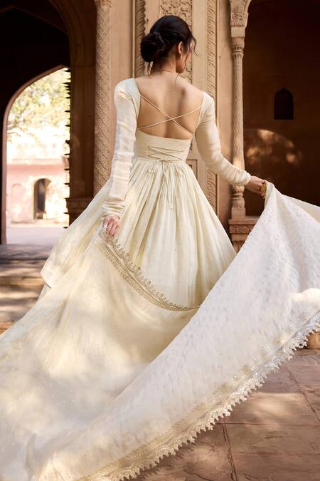 SAANJH BY LEA White Cotton, Chiffon Sequins Square Neck Mukaish Work Anarkali Set Online at Aza Fashions SAANJH BY LEA_White Cotton, Chiffon Sequins Square Neck Mukaish Work Anarkali Set _Online_at_Aza_Fashions