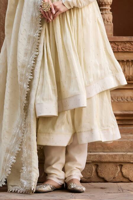 Shop SAANJH BY LEA White Cotton, Chiffon Sequins Square Neck Mukaish Work Anarkali Set Online at Aza Fashions Shop_SAANJH BY LEA_White Cotton, Chiffon Sequins Square Neck Mukaish Work Anarkali Set _Online_at_Aza_Fashions