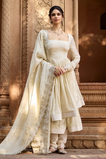 Buy SAANJH BY LEA White Cotton, Chiffon Sequins Square Neck Mukaish Work Anarkali Set Buy_SAANJH BY LEA_White Cotton, Chiffon Sequins Square Neck Mukaish Work Anarkali Set