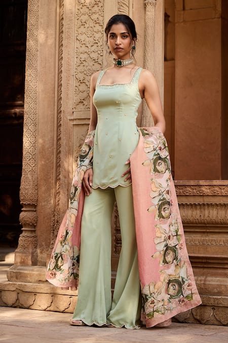 Buy_SAANJH BY LEA_Green Silk, Polyester Square Neck Floral Embroidered Pastel Kurta Set_Online_at_Aza_Fashions
