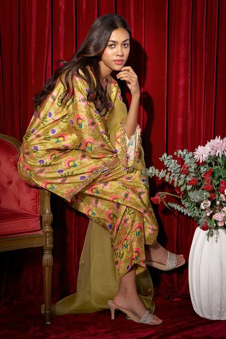 Brinda Sneha Green Ramie, Silk Crystals V-neck Embroidered Kurta Set at Aza Fashions Brinda Sneha_Green Ramie, Silk Crystals V-neck Embroidered Kurta Set _at_Aza_Fashions