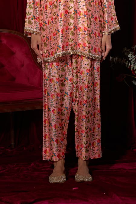 Brinda Sneha_Pink Ramie Sequins Round Neck Floral Sequence Work Kurta Set _Online_at_Aza_Fashions