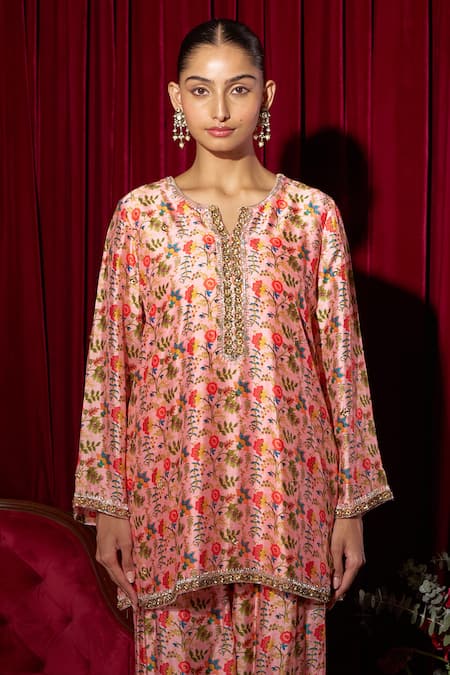 Buy_Brinda Sneha_Pink Ramie Sequins Round Neck Floral Sequence Work Kurta Set _Online_at_Aza_Fashions