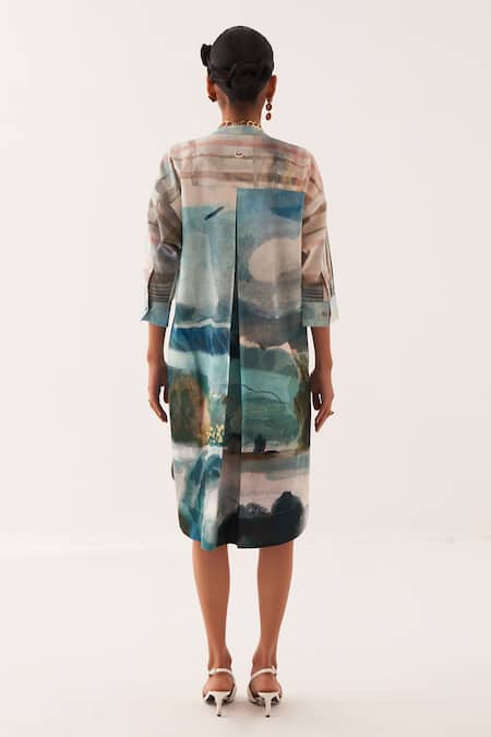 Shop OFRIDA Multi Color Cotton Embroidery Sky Batwing Midi Dress at Aza Fashions Shop_OFRIDA_Multi Color Cotton Embroidery Sky Batwing Midi Dress _at_Aza_Fashions