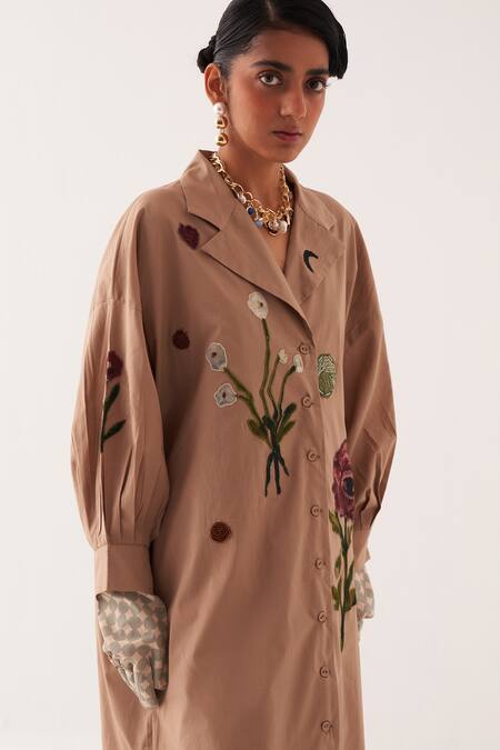 Shop OFRIDA Multi Color Cotton Embroidery, Applique Hand-painted Abstract Midi Trench Set Online at Aza Fashions Shop_OFRIDA_Multi Color Cotton Embroidery, Applique Hand-painted Abstract Midi Trench Set _Online_at_Aza_Fashions