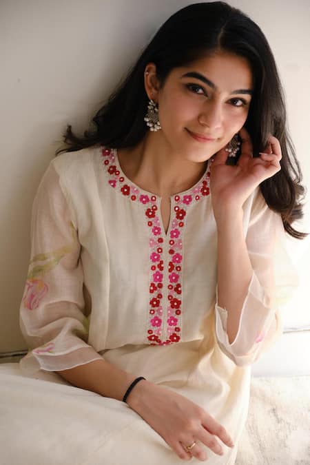 Juanita By Shubhda_Ivory Chanderi, Cotton Embroidery Split V-neck Handwoven Kurta Set _Online_at_Aza_Fashions