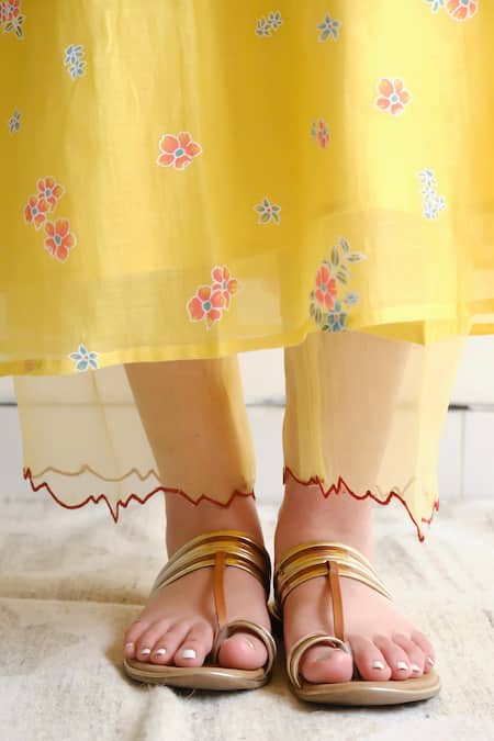 Juanita By Shubhda_Yellow Chanderi Embroidery Round Neck Kurta Set _Online_at_Aza_Fashions