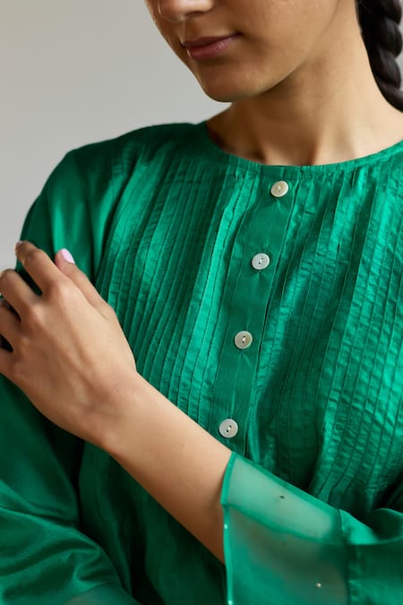 Buy Juanita By Shubhda Emerald Green Silk Mirrors Round Neck Pintuck Kurta Set Online at Aza Fashions Buy_Juanita By Shubhda_Emerald Green Silk Mirrors Round Neck Pintuck Kurta Set _Online_at_Aza_Fashions