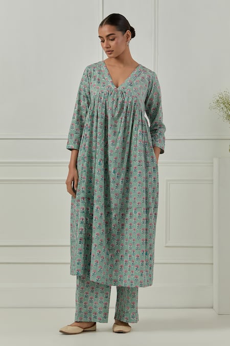 Buy_Musal_Green Cotton V-neck Floral Block Print Poppy Kurta Set _Online_at_Aza_Fashions