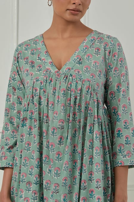 Musal_Green Cotton V-neck Floral Block Print Poppy Kurta Set _at_Aza_Fashions