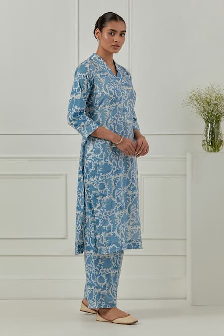 Musal_Blue Cotton, Silk Organza Split V-neck Floral Block Print Calla Kurta Set_Online_at_Aza_Fashions