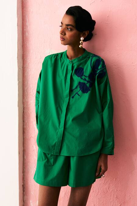 Shop OFRIDA Emerald Green Cotton Anti-fit Shorts Online at Aza Fashions Shop_OFRIDA_Emerald Green Cotton Anti-fit Shorts_Online_at_Aza_Fashions