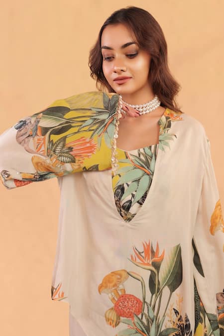 Surkh Syahi_Off White Cotton, Muslin V-, Round Kokum Asymmetric Tunic Co-ord Set _Online_at_Aza_Fashions