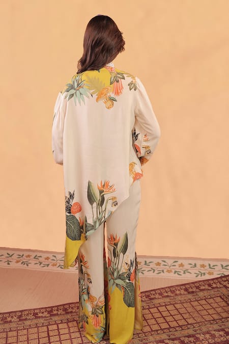 Shop_Surkh Syahi_Off White Cotton, Muslin V-, Round Kokum Asymmetric Tunic Co-ord Set _at_Aza_Fashions