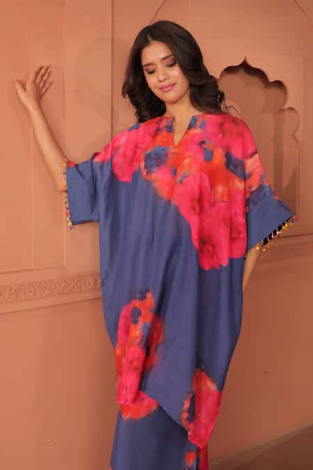 Surkh Syahi_Blue Linen Round Neck Pankhudi Floral Kaftan Set _at_Aza_Fashions