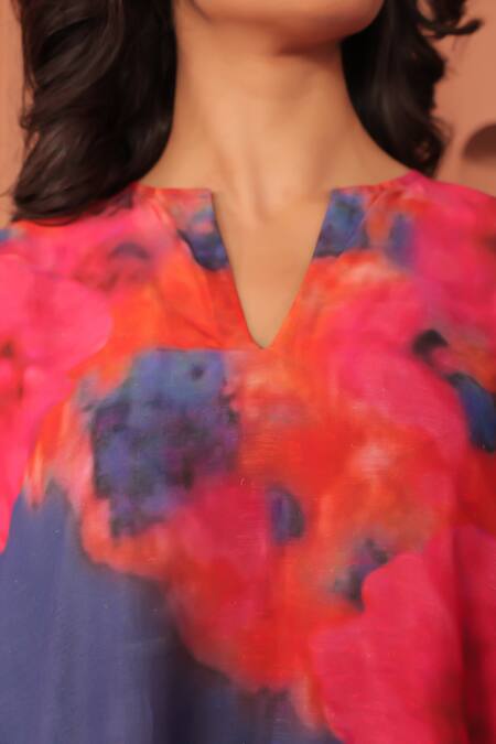 Buy_Surkh Syahi_Blue Linen Round Neck Pankhudi Floral Kaftan Set 