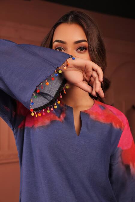 Surkh Syahi_Blue Linen Keyhole Neck Pankhudi Floral Printed Kurta Set _at_Aza_Fashions