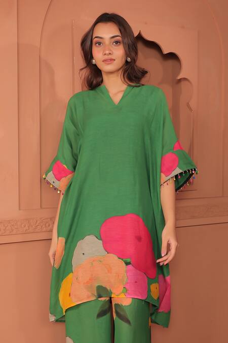 Shop_Surkh Syahi_Green Linen Embroidery V-neck Pankhudi Floral Kaftan Set _Online_at_Aza_Fashions