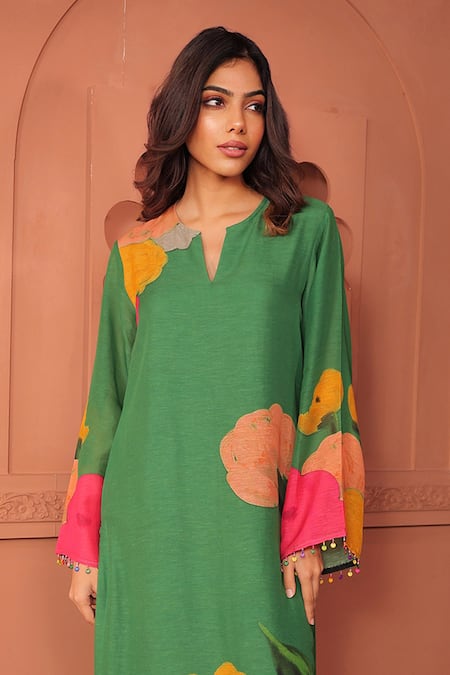 Buy_Surkh Syahi_Green Linen Split V-neck Pankhudi Floral Printed Kurta Set _Online_at_Aza_Fashions