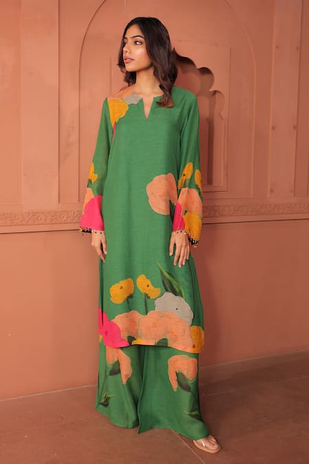 Buy_Surkh Syahi_Green Linen Split V-neck Pankhudi Floral Printed Kurta Set 