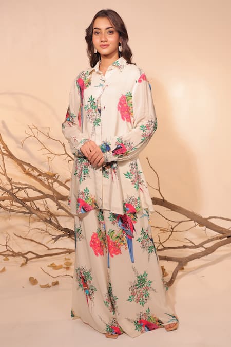 Surkh Syahi_Off White Crepe Embroidery Collared Floral Printed Parinda Co-ord Set _Online_at_Aza_Fashions