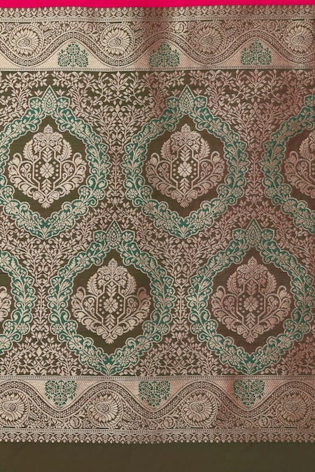 Naintara Bajaj_Pink Brocade, Silk Zari V-neck Woven Banarasi Saree _at_Aza_Fashions