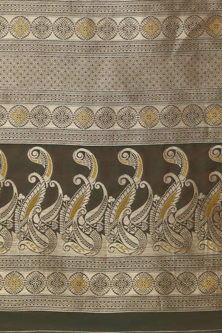 Buy_Naintara Bajaj_Red Silk, Satin Zari V-neck Woven Banarasi Saree 