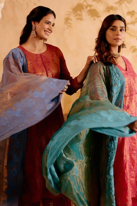 Shop_Naaz By Noor_Pink Chanderi, Tissue Embroidery V-neck Hot Kurta Set With Dupatta _Online_at_Aza_Fashions