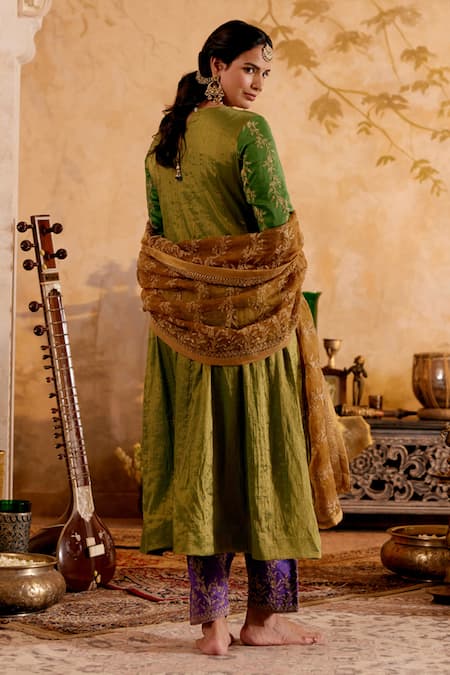 Shop Naaz By Noor Green Chanderi, Organza Embroidery Round Neck Kalidar Kurta Set With Dupatta at Aza Fashions Shop_Naaz By Noor_Green Chanderi, Organza Embroidery Round Neck Kalidar Kurta Set With Dupatta _at_Aza_Fashions