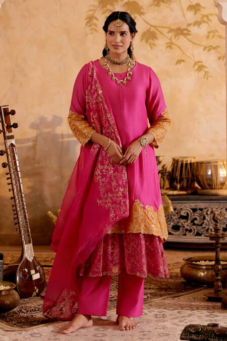 Buy Naaz By Noor Pink Chanderi, Organza Zari Round Neck Hot Embroidered Kurta Set Buy_Naaz By Noor_Pink Chanderi, Organza Zari Round Neck Hot Embroidered Kurta Set