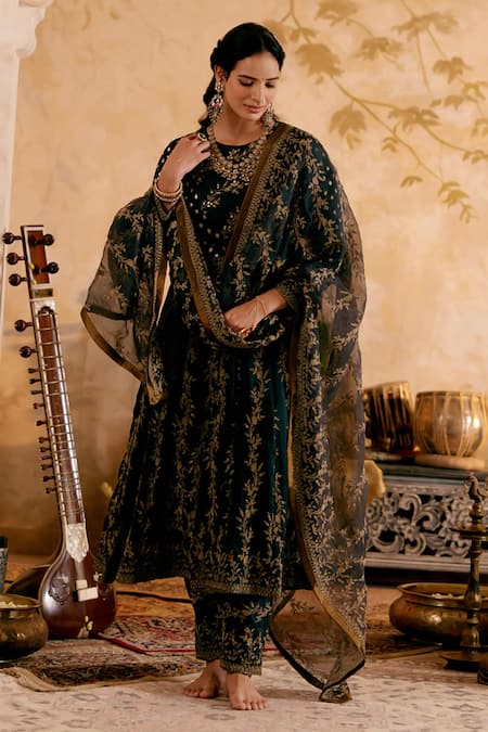 Shop Naaz By Noor Green Chanderi, Organza Embroidery Round Neck Kurta Set With Overlay And Dupatta at Aza Fashions Shop_Naaz By Noor_Green Chanderi, Organza Embroidery Round Neck Kurta Set With Overlay And Dupatta _at_Aza_Fashions