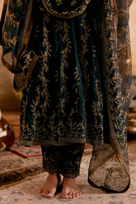 Shop Naaz By Noor Green Chanderi, Organza Embroidery Round Neck Kurta Set With Overlay And Dupatta Online at Aza Fashions Shop_Naaz By Noor_Green Chanderi, Organza Embroidery Round Neck Kurta Set With Overlay And Dupatta _Online_at_Aza_Fashions