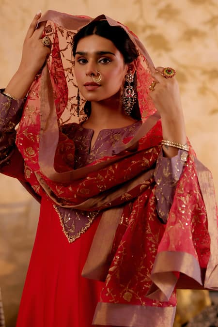 Buy_Naaz By Noor_Red Chanderi, Organza Metallic Thread, Embroidery Split V-neck Kalidar Kurta Set _Online_at_Aza_Fashions