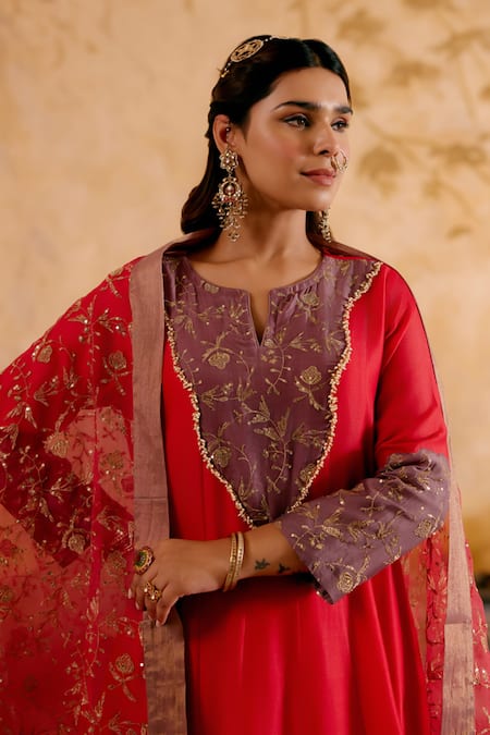 Shop_Naaz By Noor_Red Chanderi, Organza Metallic Thread, Embroidery Split V-neck Kalidar Kurta Set _Online_at_Aza_Fashions