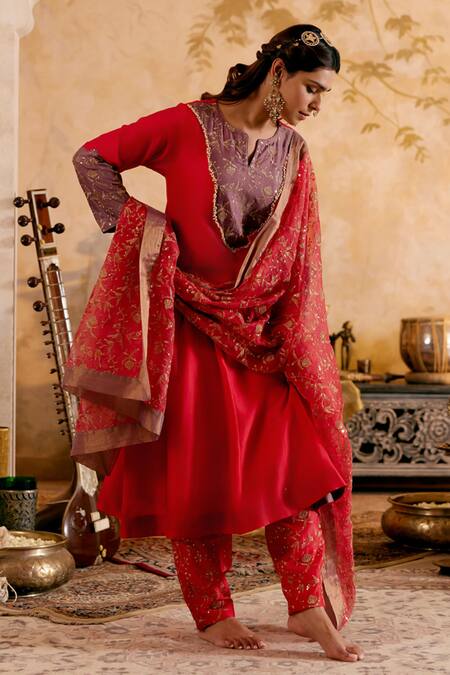 Naaz By Noor_Red Chanderi, Organza Metallic Thread, Embroidery Split V-neck Kalidar Kurta Set _at_Aza_Fashions