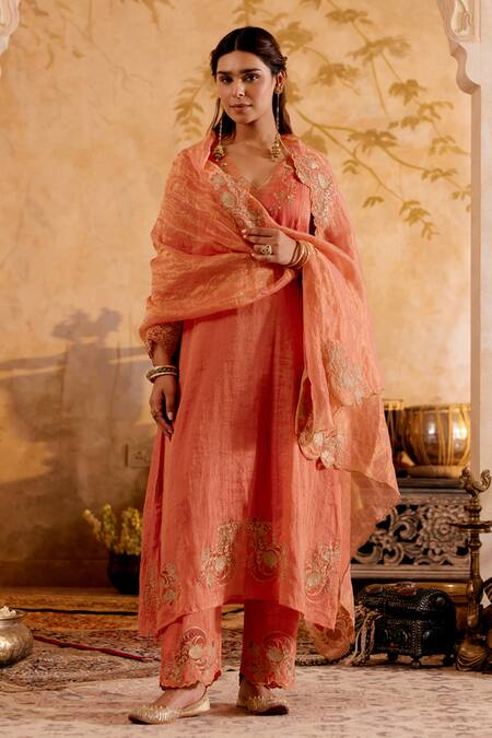 Buy Naaz By Noor Orange Chanderi, Tissue Sequins, Zari V-neck Kurta Set With Dupatta Online at Aza Fashions Buy_Naaz By Noor_Orange Chanderi, Tissue Sequins, Zari V-neck Kurta Set With Dupatta _Online_at_Aza_Fashions
