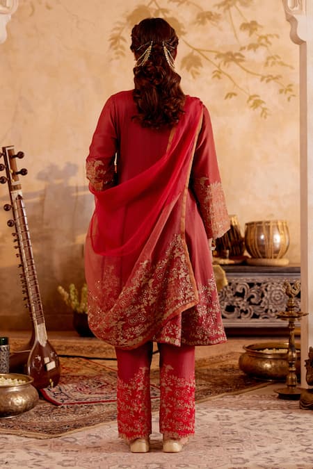 Shop Naaz By Noor Red Chanderi, Organza, Tissue Embroidery Round Neck Kalidar Kurta Set at Aza Fashions Shop_Naaz By Noor_Red Chanderi, Organza, Tissue Embroidery Round Neck Kalidar Kurta Set _at_Aza_Fashions