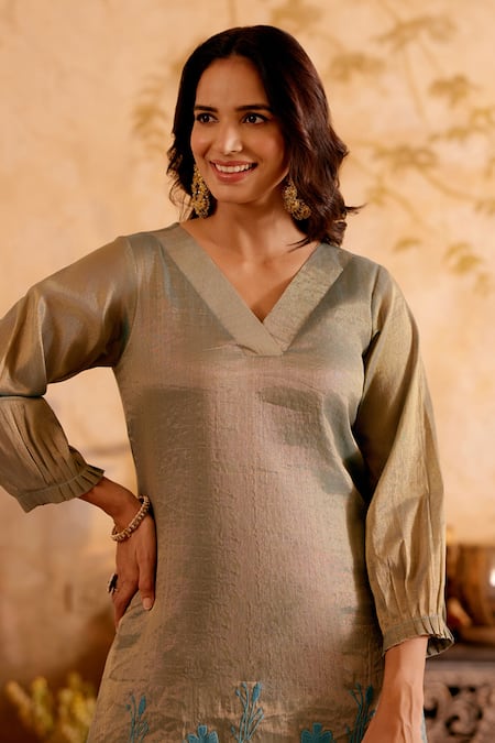 Naaz By Noor Gray Chanderi Embroidery V-neck Teal Kurta Set Online at Aza Fashions Naaz By Noor_Gray Chanderi Embroidery V-neck Teal Kurta Set _Online_at_Aza_Fashions